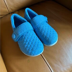 Vionic Jackie Quilted Women’s Slippers size 7 New w/o tags. Offers welcome!